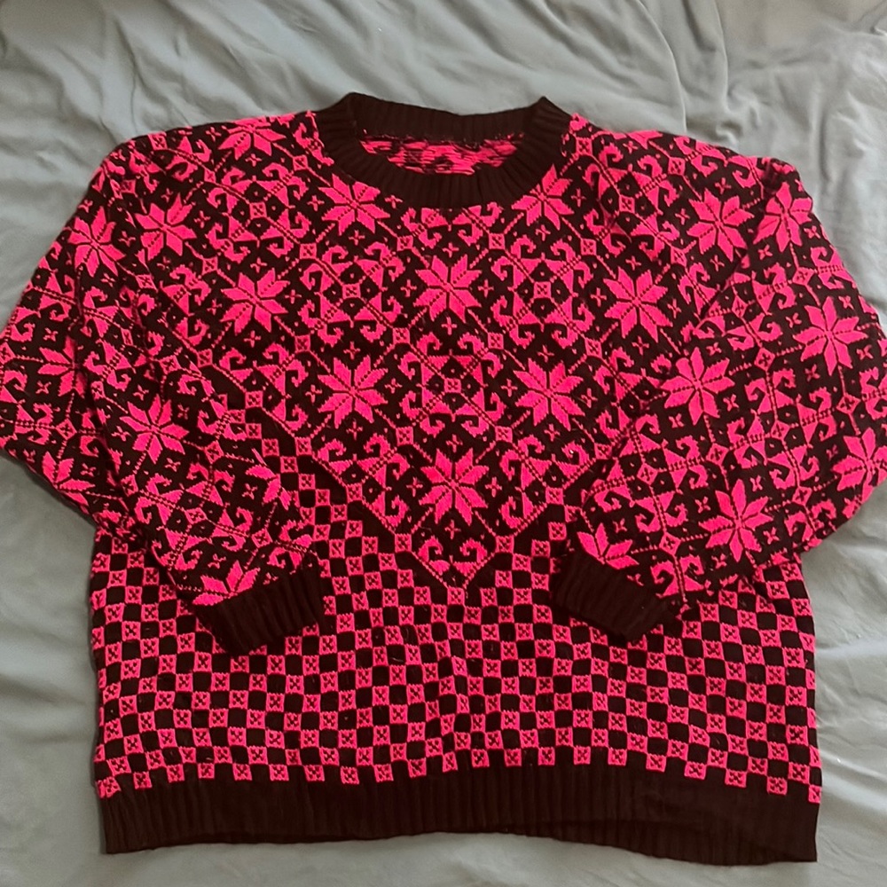Hot pink and black VINTAGE 80’s sweater